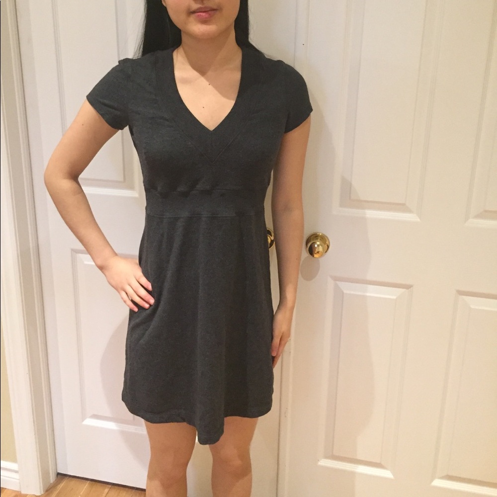 Lululemon grey dress size 8